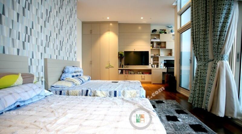 Các chi tiết trang trí tường được nhấn mạnh, khá nặng về thẩm mỹ từ đó mang đến cho gia chủ cảm giác nhẹ nhàng